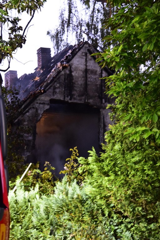 Grossfeuer Einfamilienhaus Siegburg Muehlengrabenstr P0739.JPG - Miklos Laubert